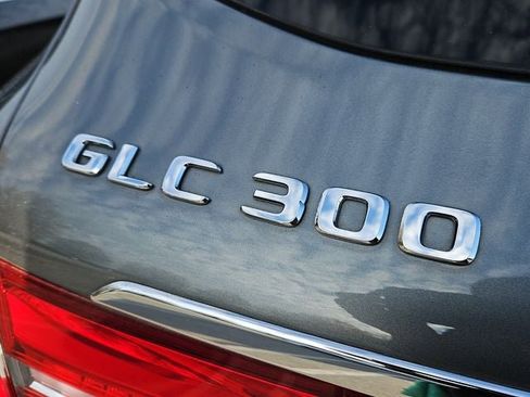 Used 2019 Mercedes-Benz GLC 300 w/ Premium Package image 36