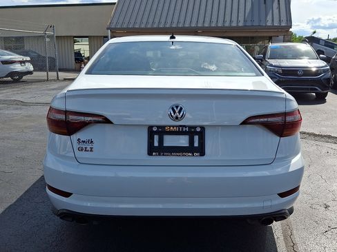 Used 2019 Volkswagen Jetta GLI FWD image 5