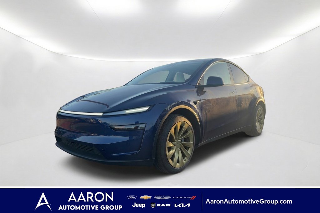 Used 2026 Tesla Model Y Long Range RWD image 1