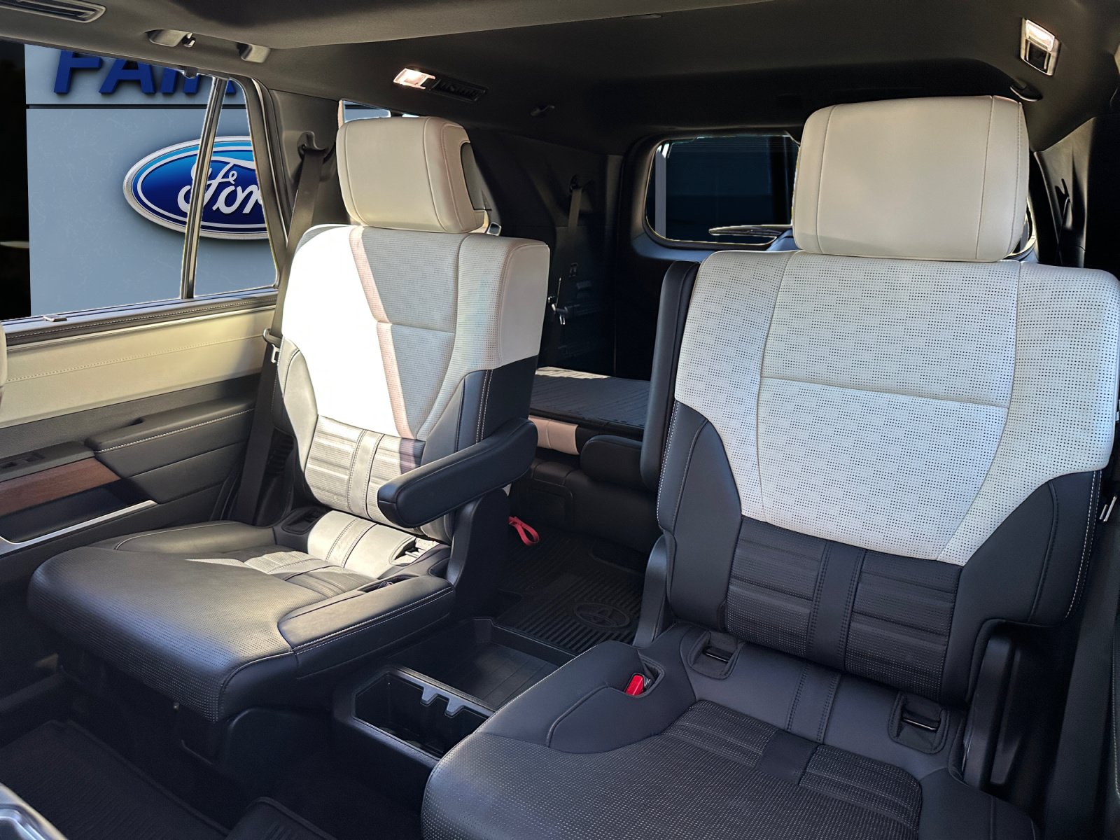 Used 2025 Toyota Sequoia Capstone AWD/4WD image 12