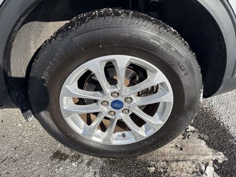 Certified 2022 Ford Escape SE w/ Cold Weather Package image 9