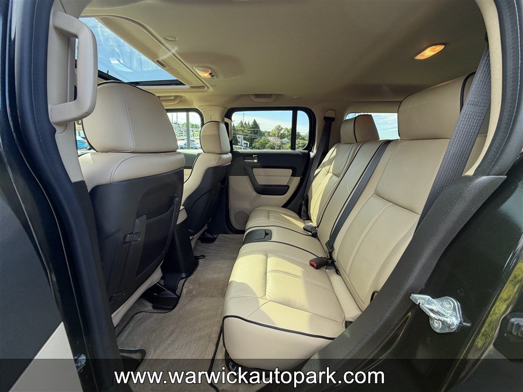 Used 2009 HUMMER H3 Alpha AWD/4WD image 15