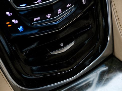 Used 2019 Cadillac Escalade Platinum image 28