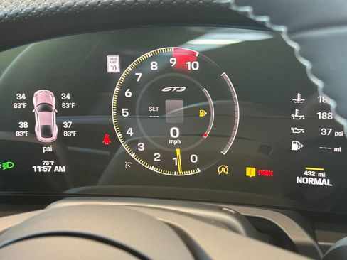 Used 2026 Porsche 911 GT3 RWD image 25