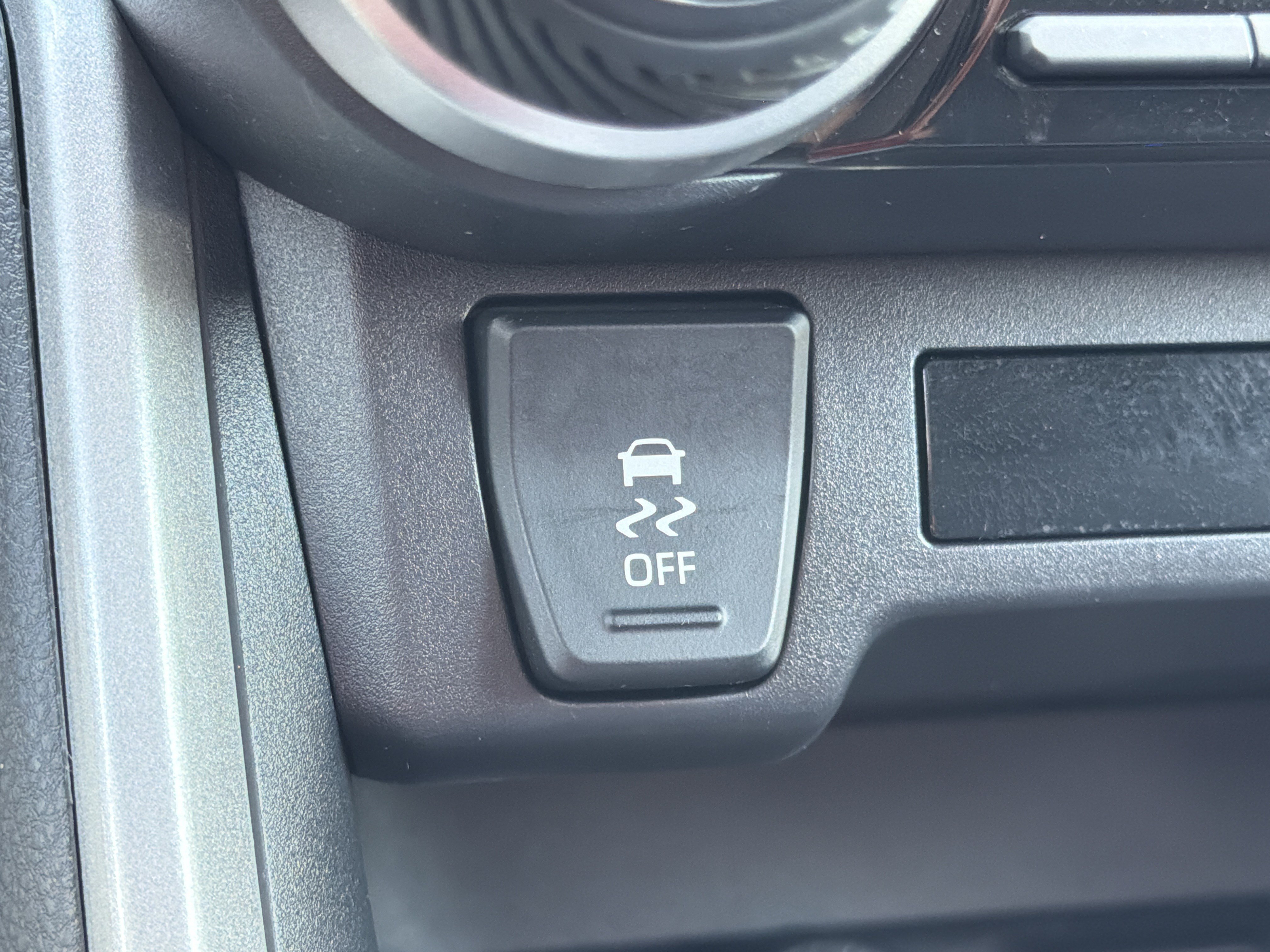 Used 2025 Toyota RAV4 LE FWD image 8