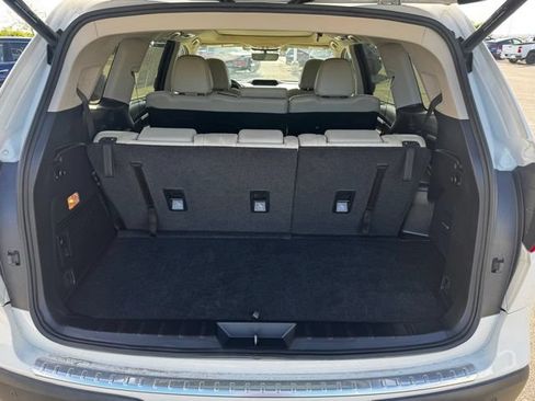Used 2019 Subaru Ascent Limited w/ Popular Package #2 AWD/4WD image 8