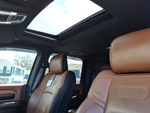 Used 2022 RAM 3500 Limited image 7