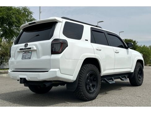 Used 2021 Toyota 4Runner SR5 Premium w/ Moonroof Package image 6