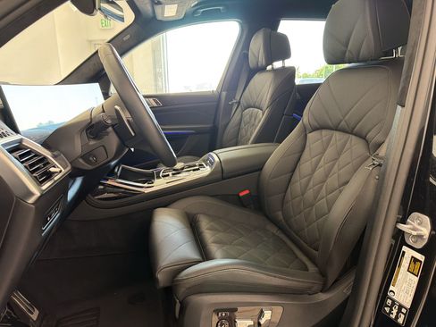 Used 2026 BMW X7 xDrive40i w/ M Sport Package AWD/4WD image 5