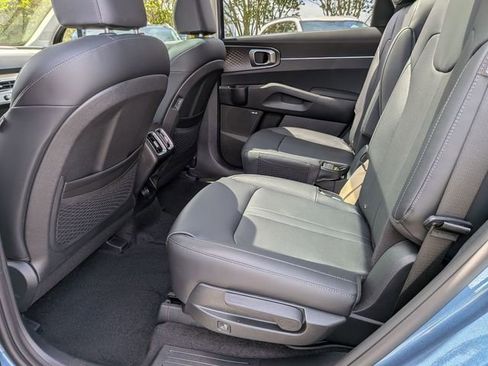 New 2026 Kia Sorento EX FWD image 22