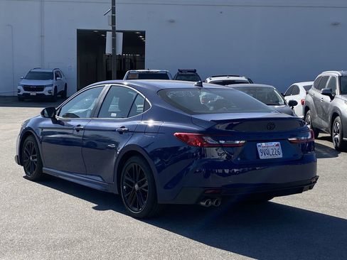 Used 2026 Toyota Camry SE image 4