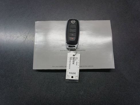 Used 2023 Nissan Rogue SV image 15