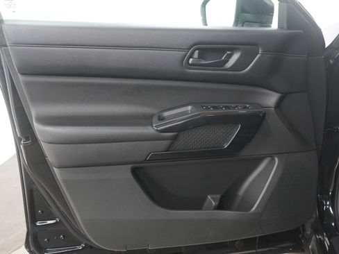 Used 2023 Nissan Pathfinder SV image 20