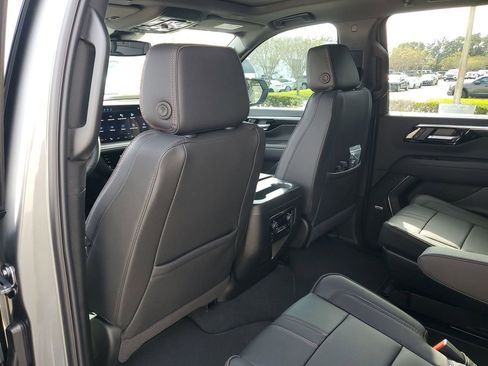 New 2026 Chevrolet Suburban RST w/ RST Capability Package AWD/4WD image 10