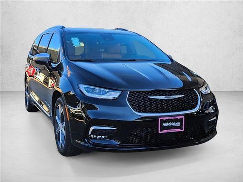 New 2026 Chrysler Pacifica Pinnacle FWD image 7