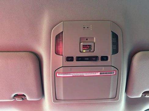 Used 2023 Toyota Highlander LE image 29