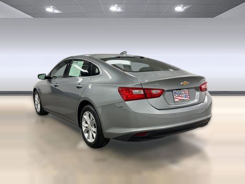 Used 2025 Chevrolet Malibu LT FWD image 3