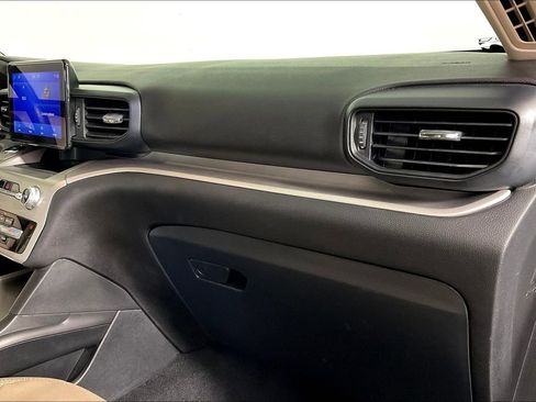 Used 2022 Ford Explorer XLT image 22