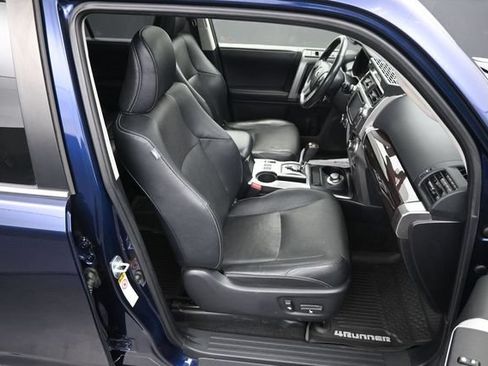 Used 2018 Toyota 4Runner Limited AWD/4WD image 11