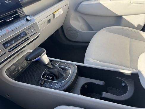 Used 2024 Hyundai Kona SEL image 28