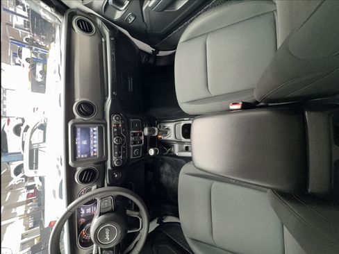 Used 2023 Jeep Wrangler Unlimited Sport AWD/4WD image 34