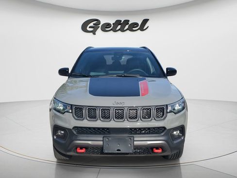 Used 2023 Jeep Compass Trailhawk AWD/4WD image 2
