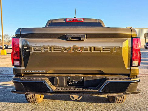 Used 2024 Chevrolet Colorado W/T image 5