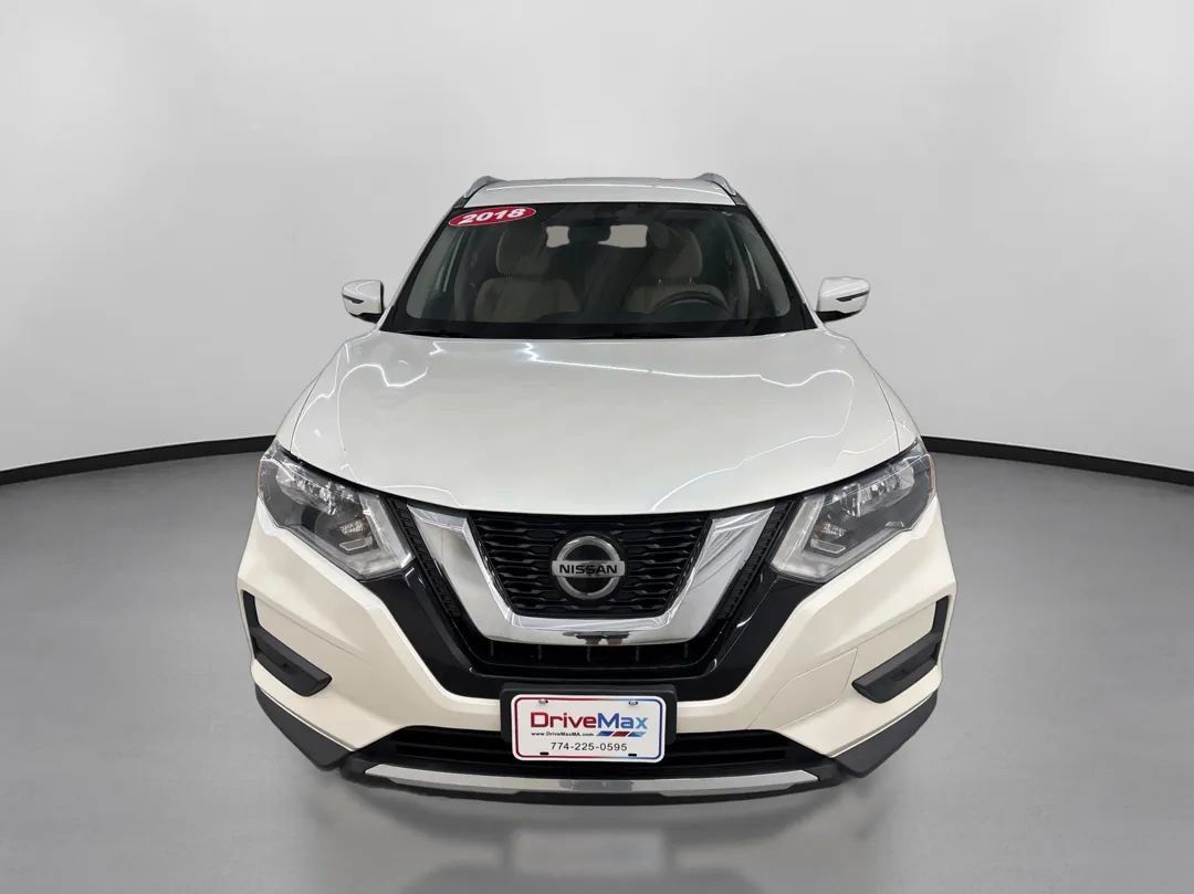 Used 2018 Nissan Rogue SV AWD/4WD image 2