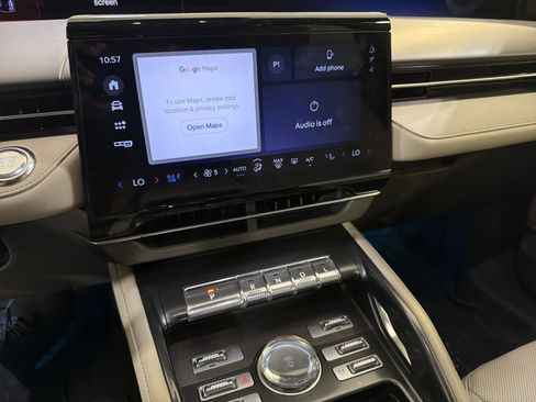 Used 2024 Lincoln Nautilus Premier AWD/4WD image 17