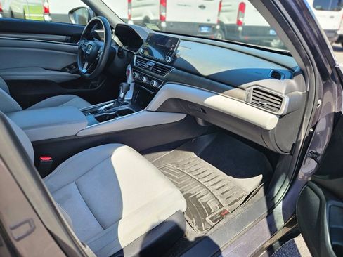 Used 2018 Honda Accord LX image 10