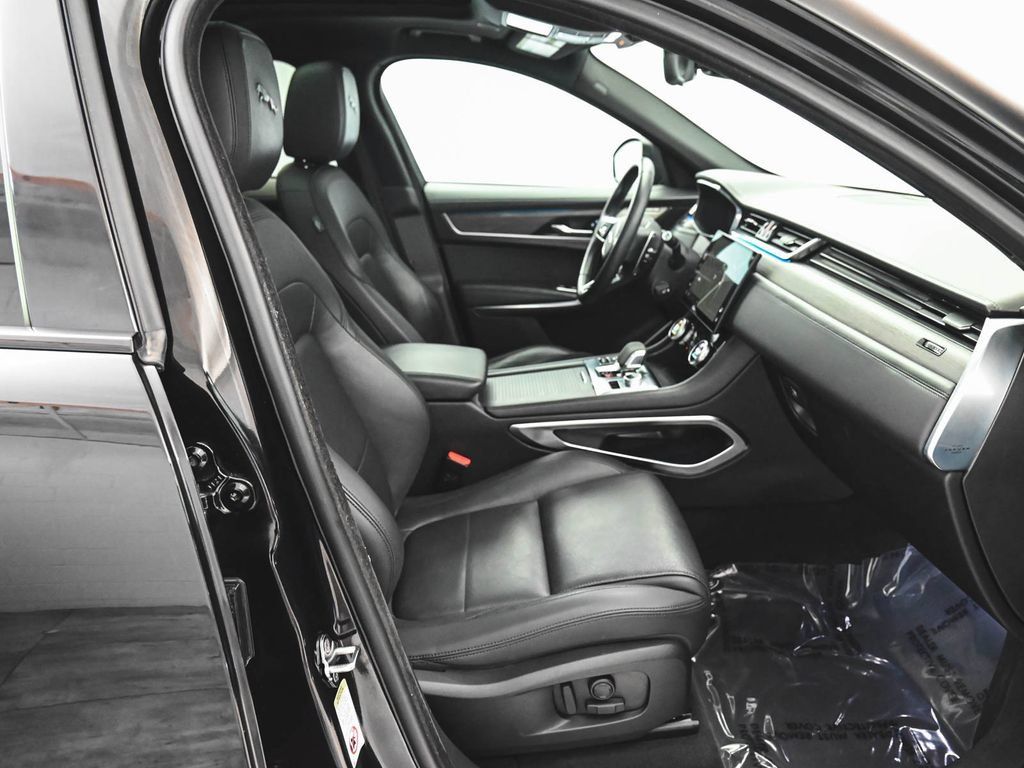 Used 2023 Jaguar F-PACE S AWD/4WD image 38