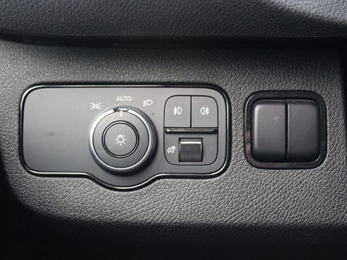 Used 2020 Mercedes-Benz Sprinter 2500 image 16