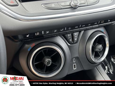 Used 2024 Chevrolet Blazer LT FWD image 25