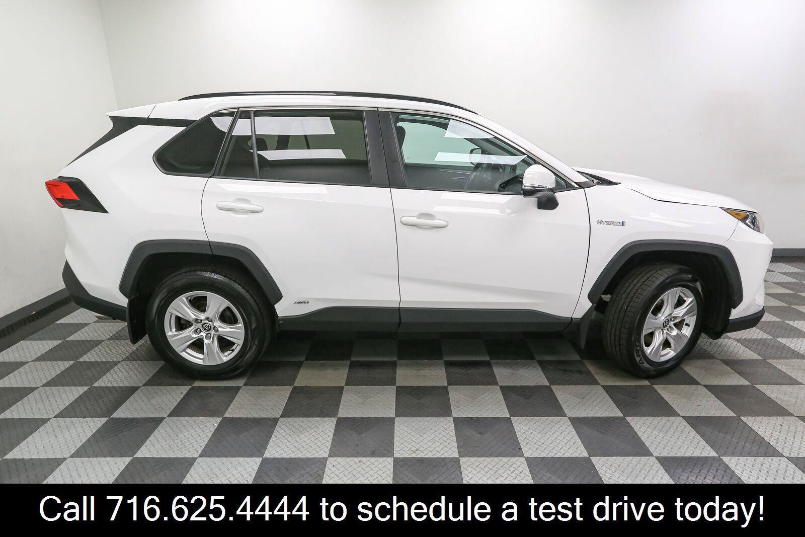 Used 2021 Toyota RAV4 XLE AWD/4WD image 8