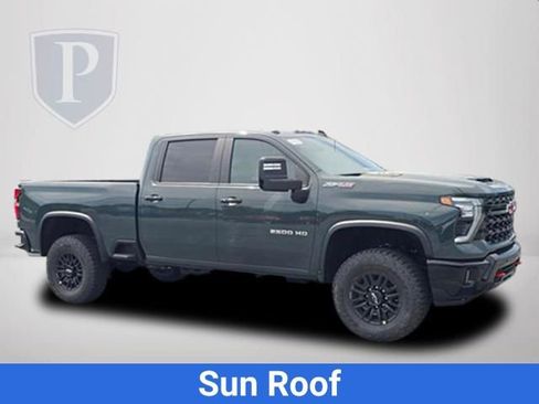 New 2026 Chevrolet Silverado 2500 ZR2 AWD/4WD image 2