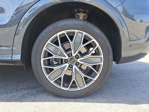 Used 2025 Audi Q5 2.0T Premium Plus w/ Premium Plus image 7