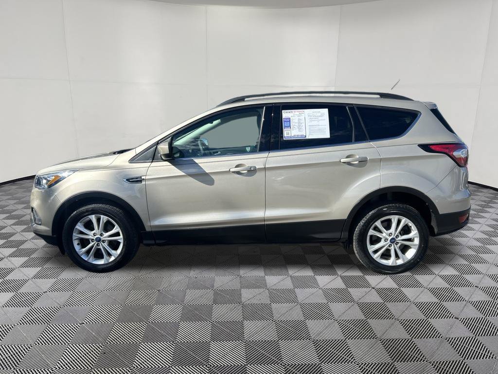Used 2017 Ford Escape SE w/ Equipment Group 201A FWD image 4