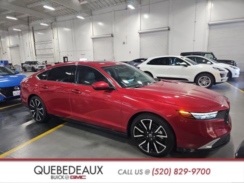 Used 2023 Honda Accord Touring image 3