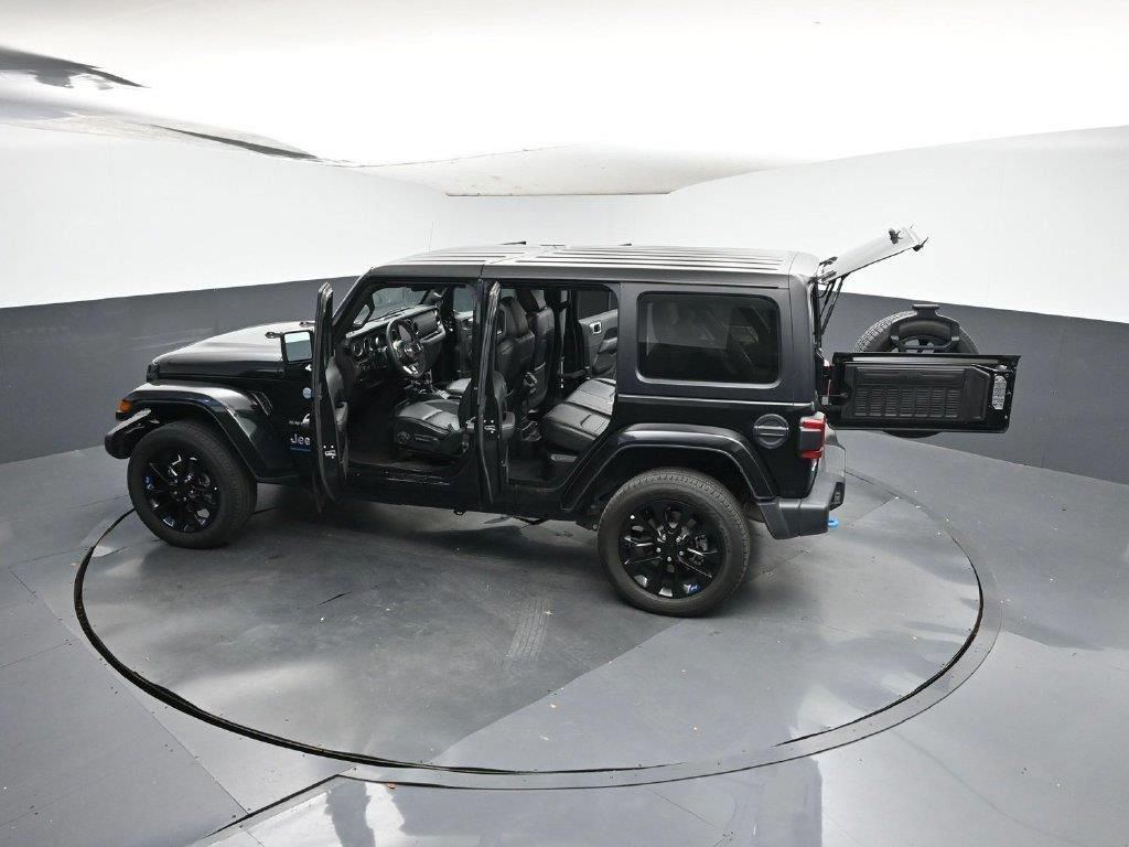 Used 2023 Jeep Wrangler Unlimited Sahara AWD/4WD image 51