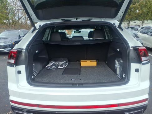 New 2026 Volkswagen Atlas Cross Sport SEL Premium R-Line image 8