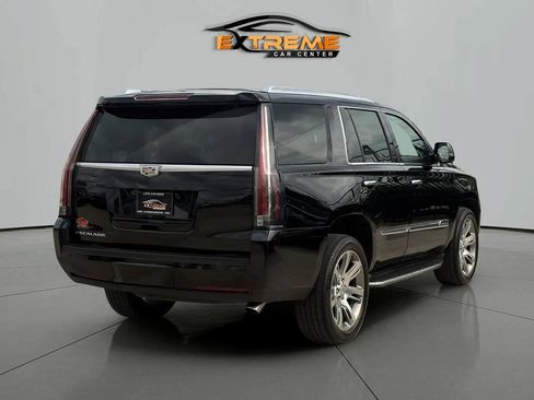 Used 2016 Cadillac Escalade Luxury AWD/4WD image 6