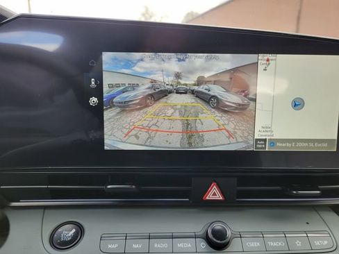 New 2025 Hyundai Elantra Limited FWD image 35