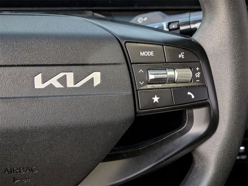 Used 2025 Kia K4 LXS image 21