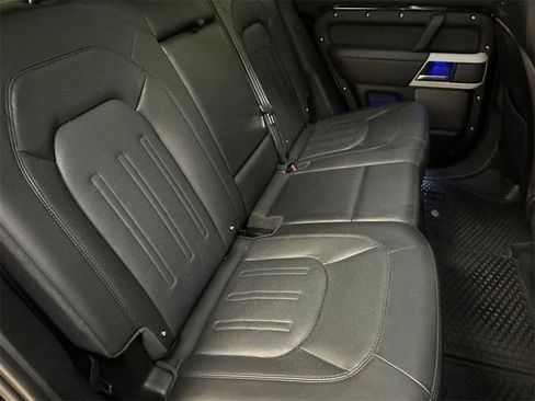 Used 2020 Land Rover Defender 110 First Edition image 29