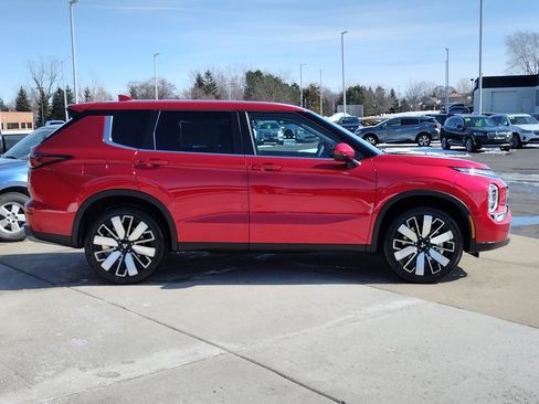 New 2026 Mitsubishi Outlander SE image 14