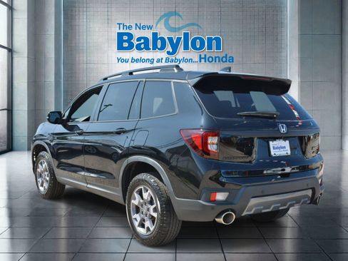 Used 2023 Honda Passport TrailSport image 3