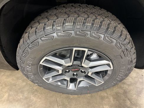 New 2026 GMC Terrain AT4 w/ Convenience Package III image 18