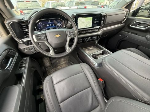 Used 2025 Chevrolet Silverado 2500 LTZ w/ Z71 Chrome Sport Edition image 16