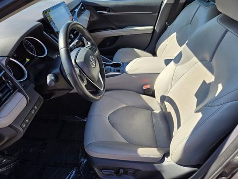 Used 2023 Toyota Camry XLE FWD image 10