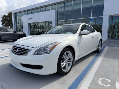 Used 2010 INFINITI G37 Journey w/ Premium Pkg image 7